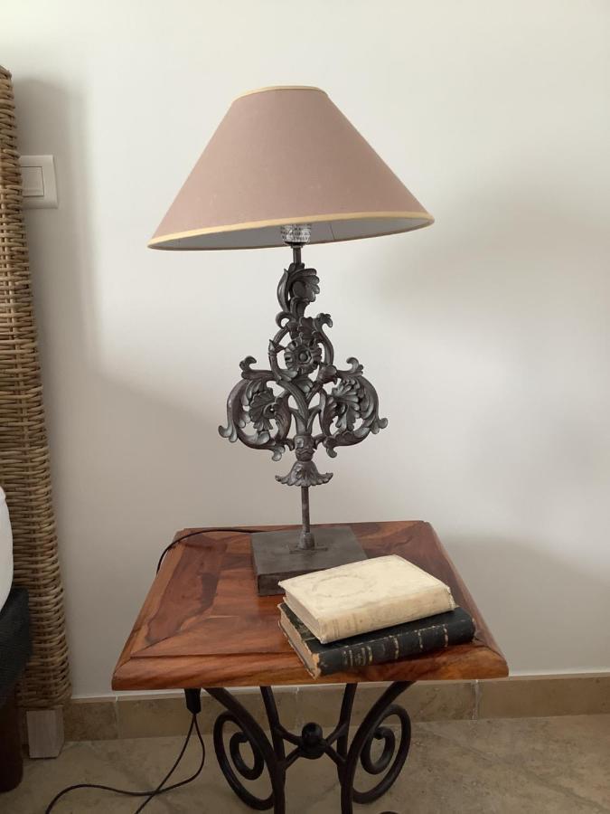 Jardin D'Antan Bed & Breakfast Ansouis Dış mekan fotoğraf