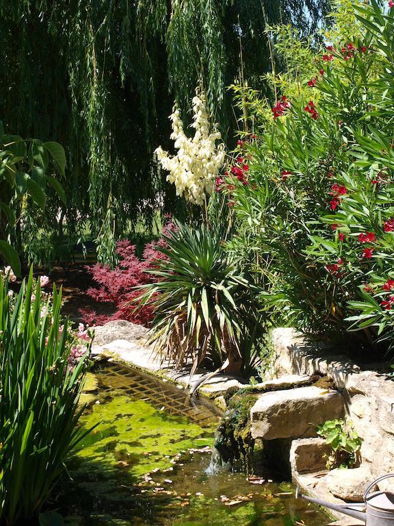 Jardin D'Antan Bed & Breakfast Ansouis Dış mekan fotoğraf