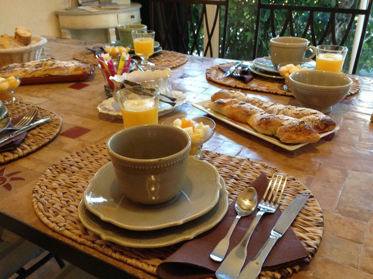 Jardin D'Antan Bed & Breakfast Ansouis Dış mekan fotoğraf